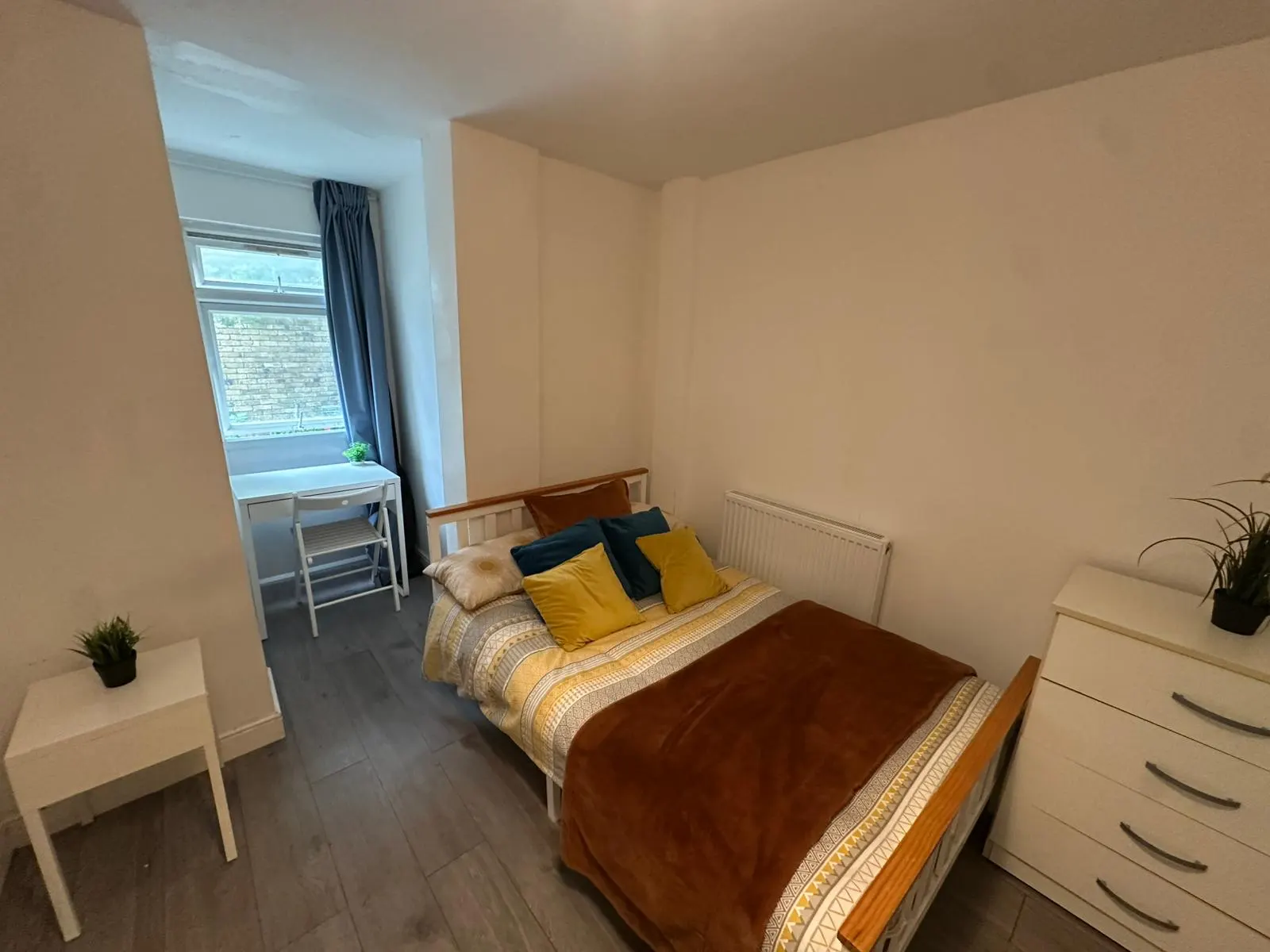 Double room near    	 Oval